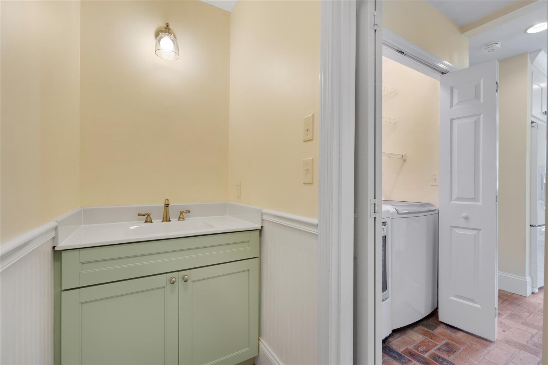 11 Stratford Ridge Mashpee MA 02649