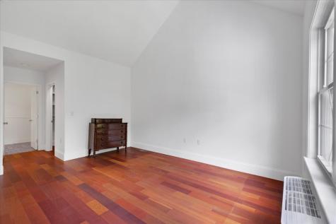11 Stratford Ridge Mashpee MA 02649