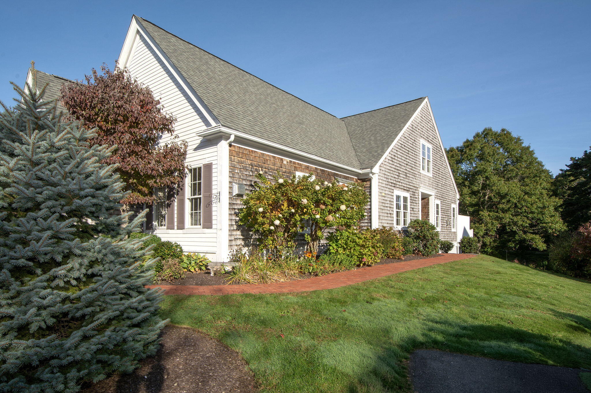 11 Stratford Ridge Mashpee MA 02649