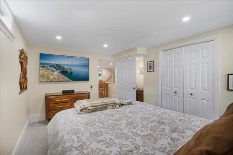 11 Stratford Ridge Mashpee MA 02649