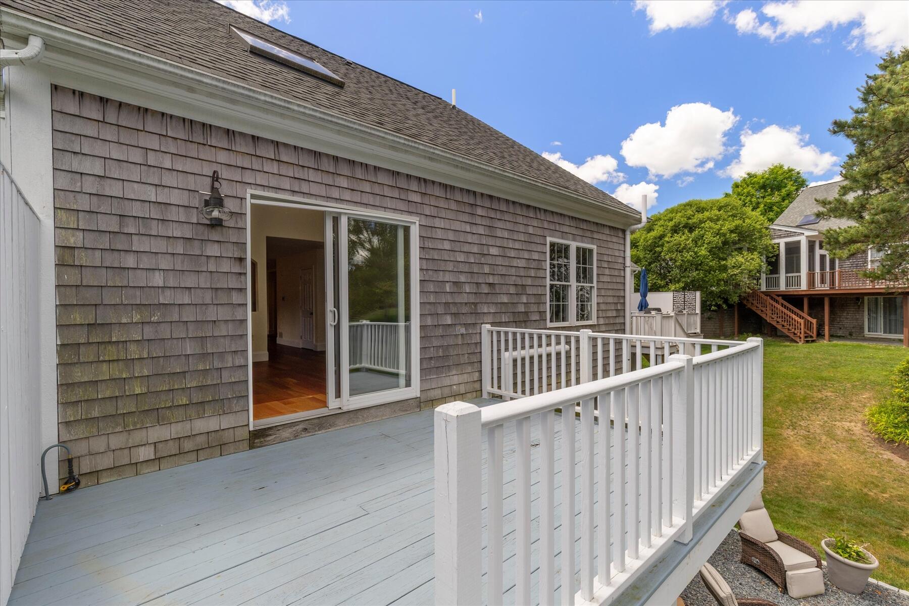 11 Stratford Ridge Mashpee MA 02649