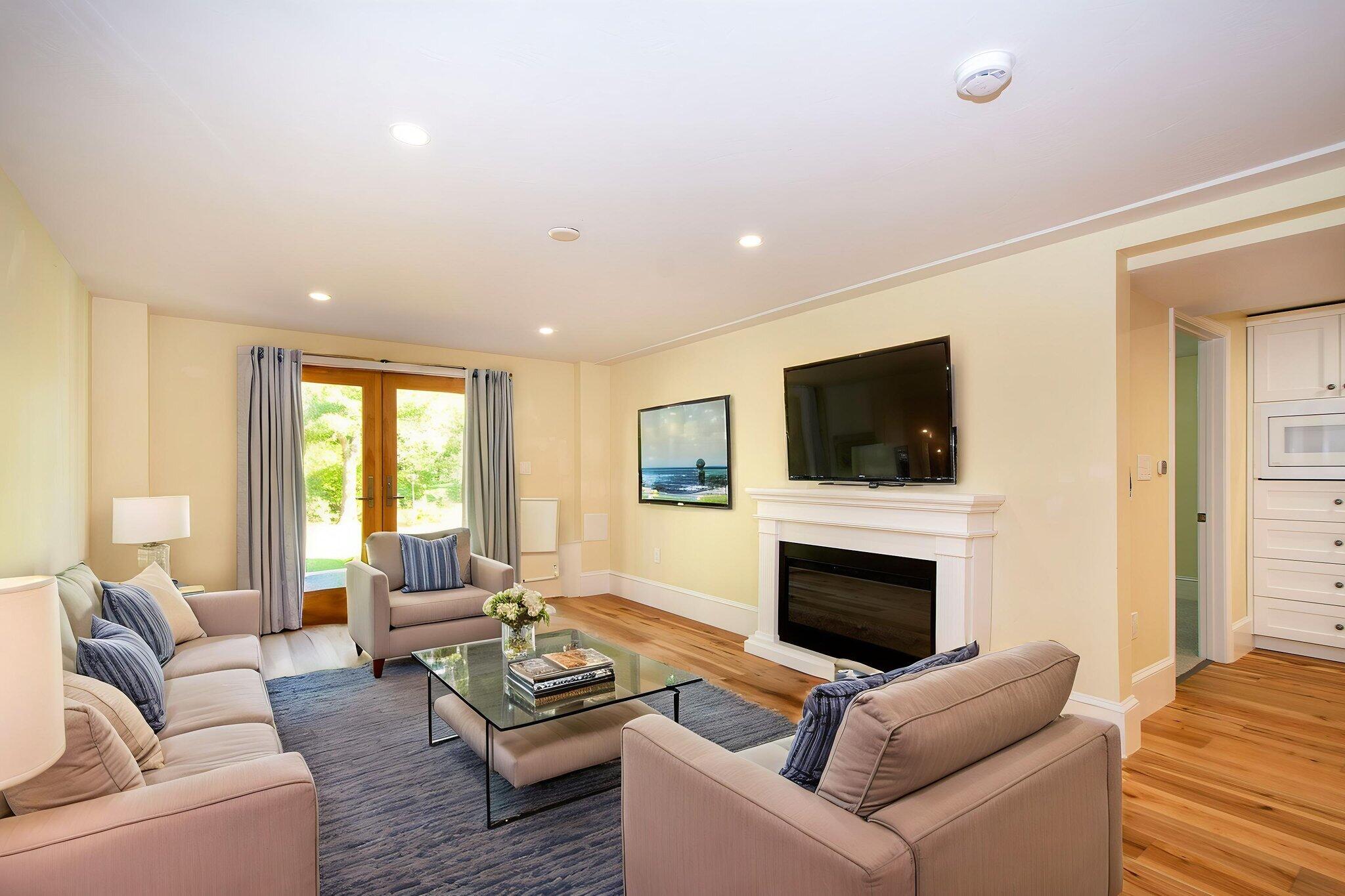 11 Stratford Ridge Mashpee MA 02649