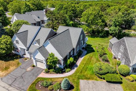 11 Stratford Ridge Mashpee MA 02649