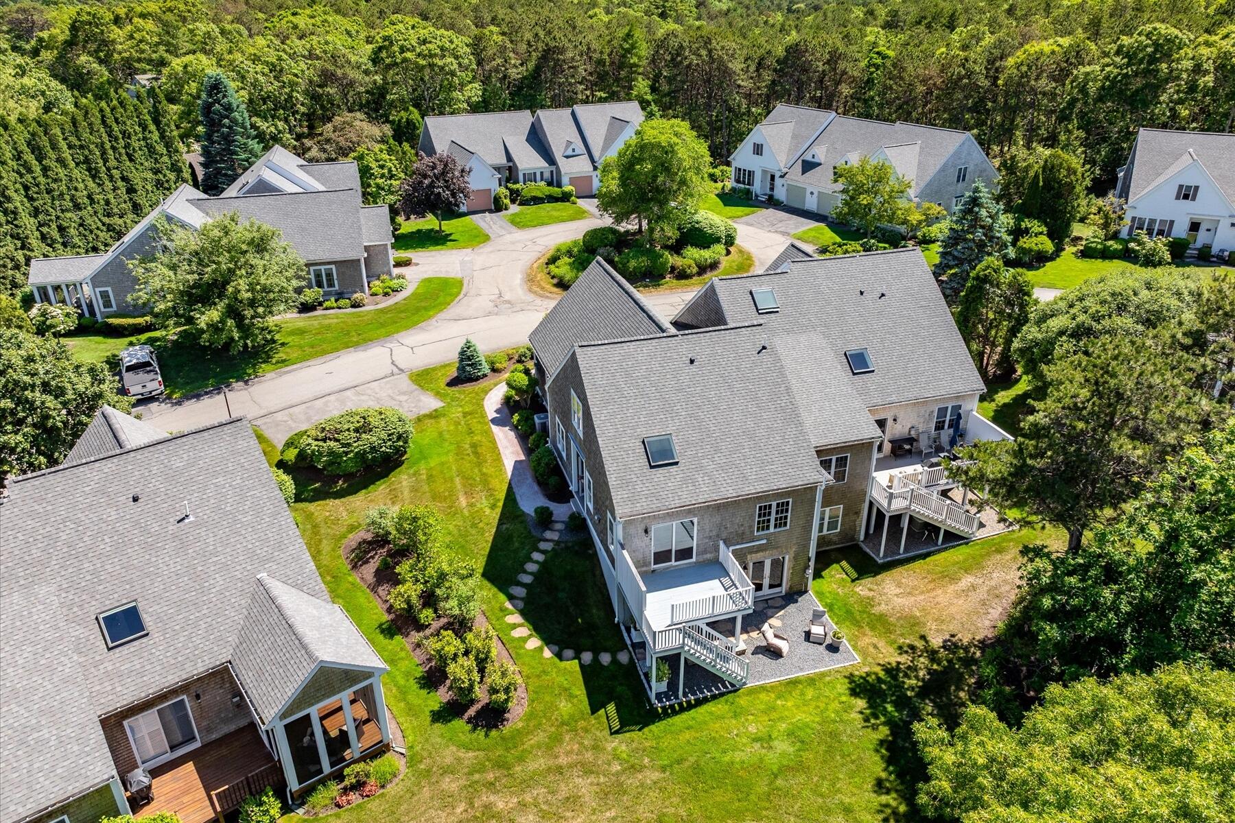 11 Stratford Ridge Mashpee MA 02649