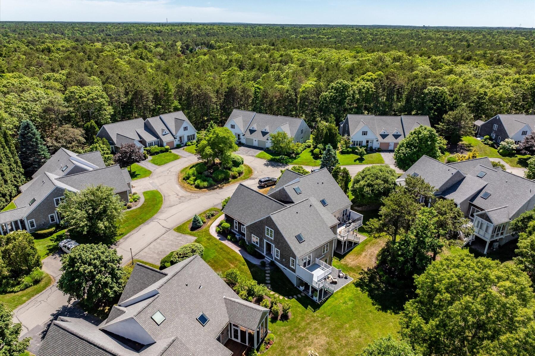 11 Stratford Ridge Mashpee MA 02649