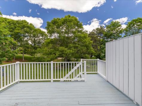 11 Stratford Ridge Mashpee MA 02649