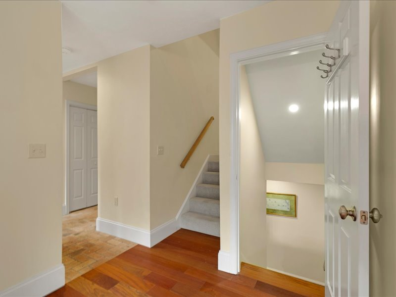 11 Stratford Ridge Mashpee MA 02649