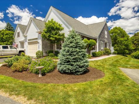 11 Stratford Ridge Mashpee MA 02649