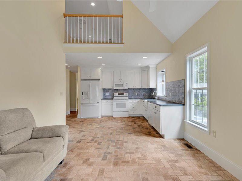 11 Stratford Ridge Mashpee MA 02649