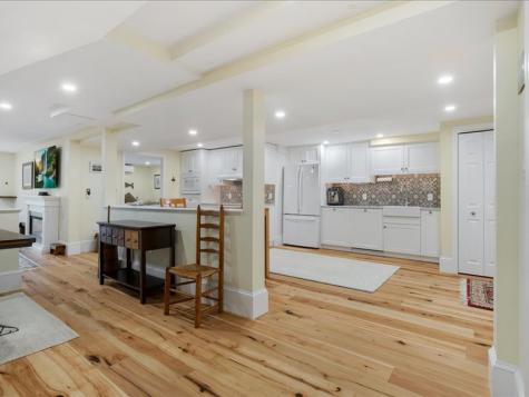 11 Stratford Ridge Mashpee MA 02649