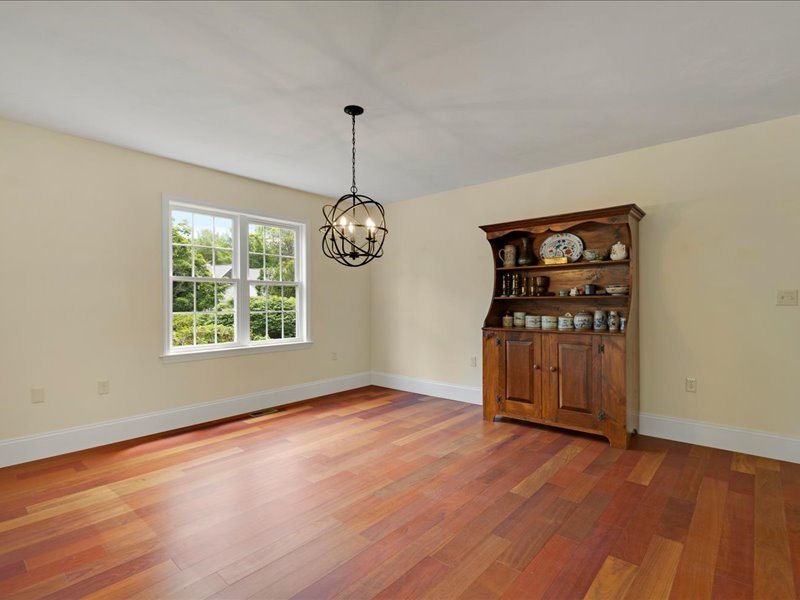 11 Stratford Ridge Mashpee MA 02649