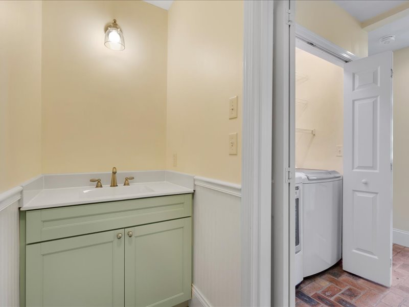 11 Stratford Ridge Mashpee MA 02649