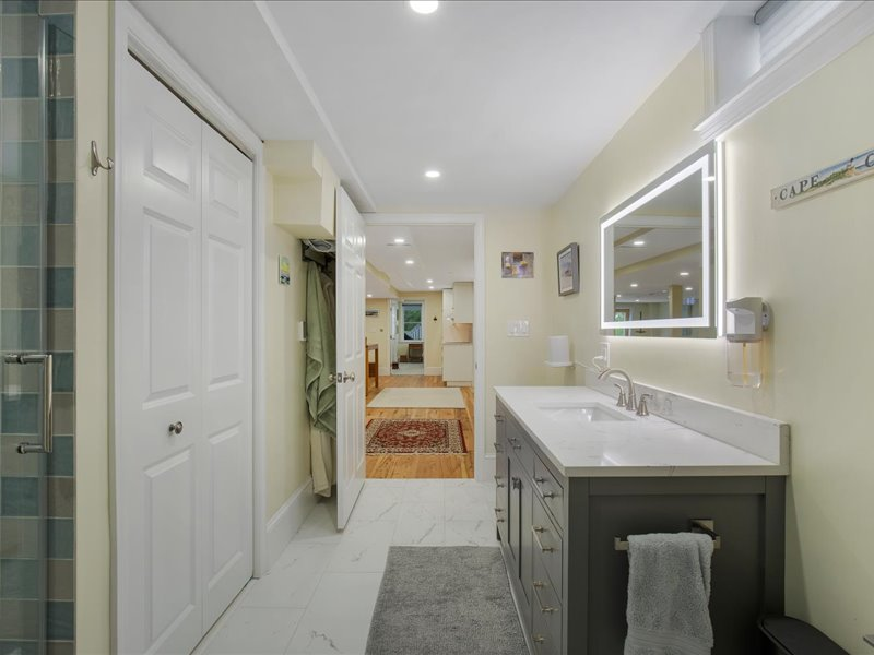 11 Stratford Ridge Mashpee MA 02649