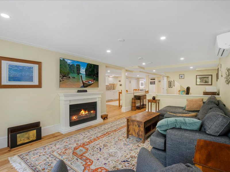 11 Stratford Ridge Mashpee MA 02649