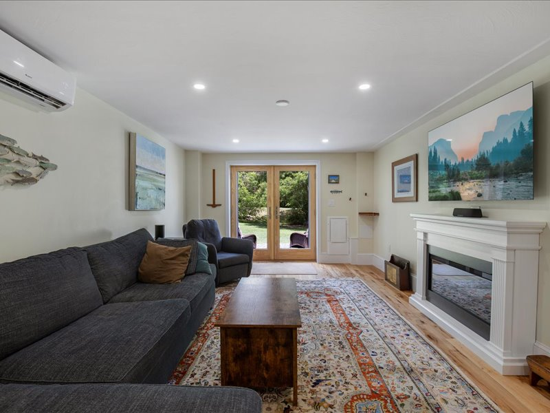11 Stratford Ridge Mashpee MA 02649