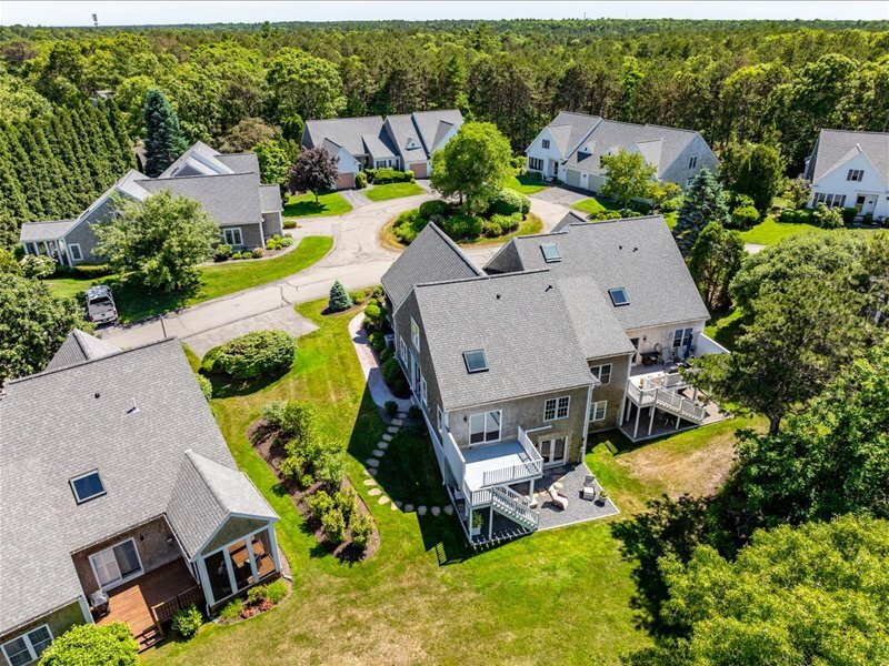 11 Stratford Ridge Mashpee MA 02649