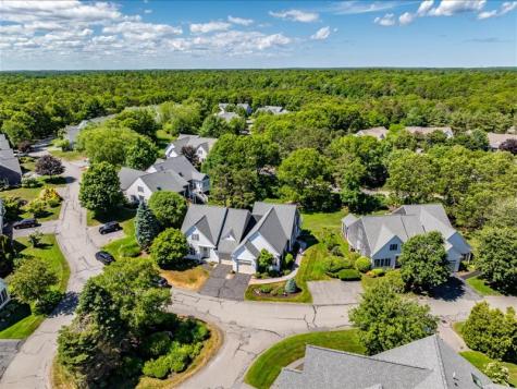 11 Stratford Ridge Mashpee MA 02649