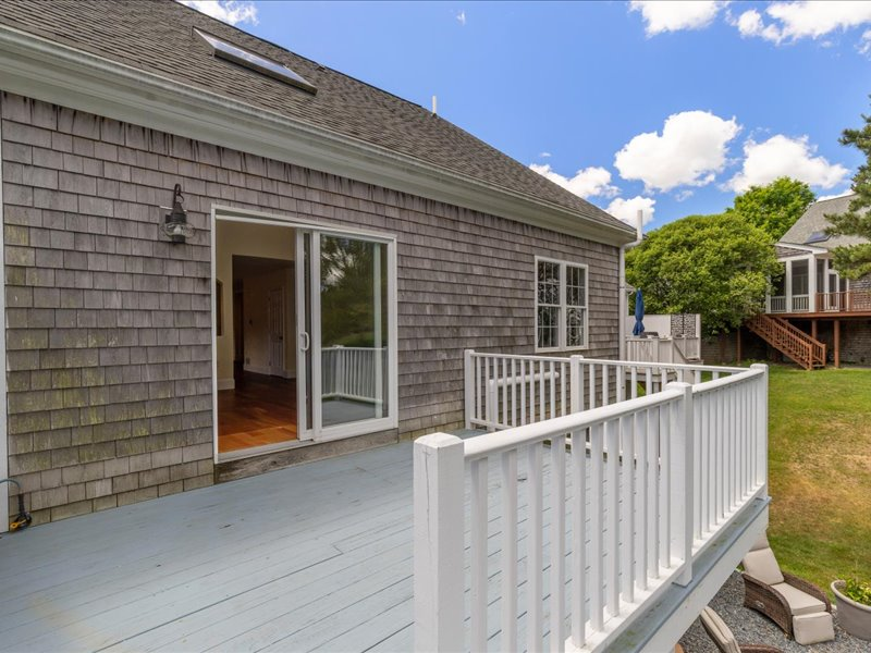 11 Stratford Ridge Mashpee MA 02649