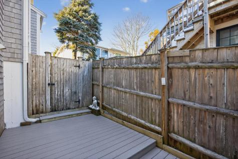 16 Conwell Street Provincetown MA 02657