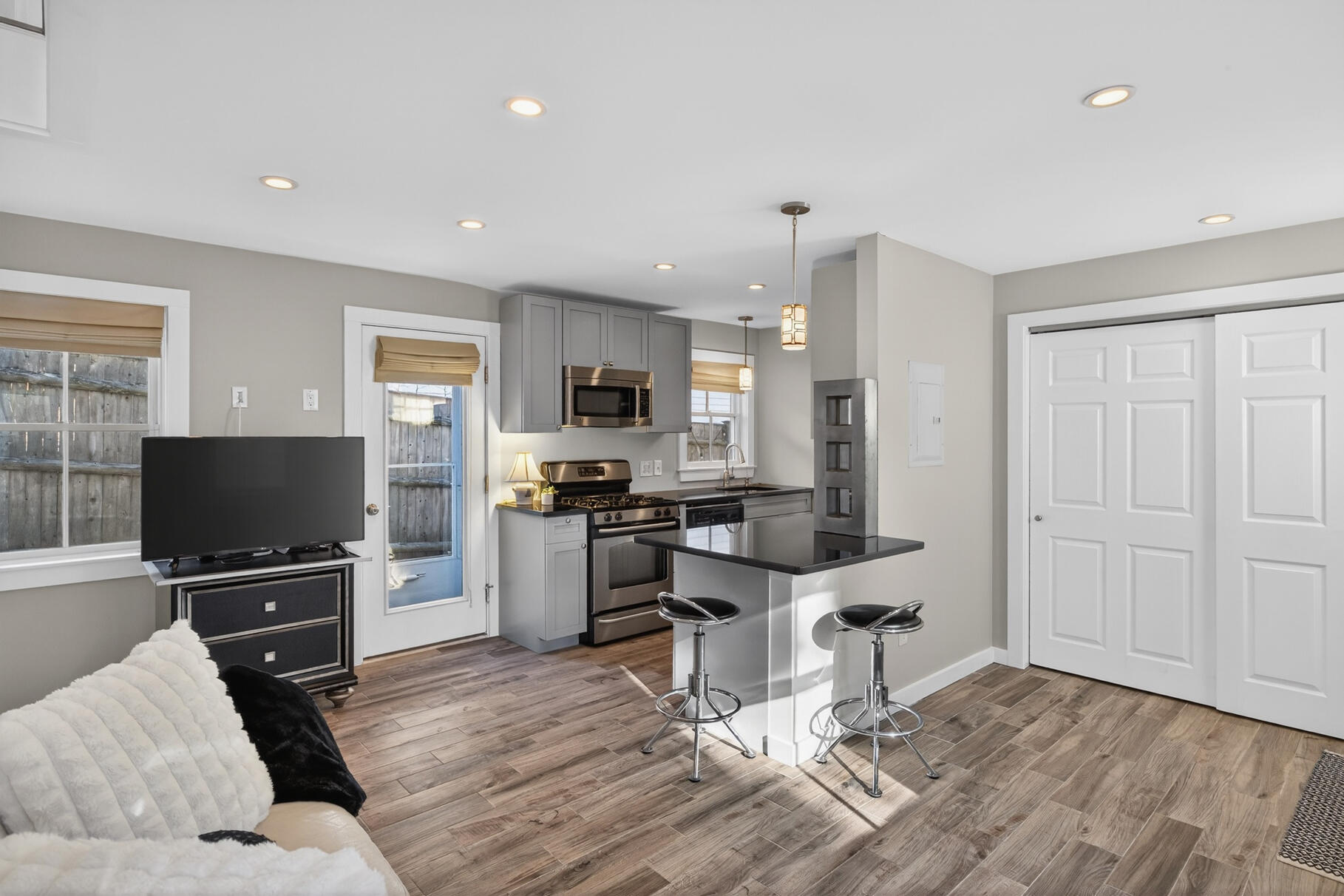 16 Conwell Street Provincetown MA 02657