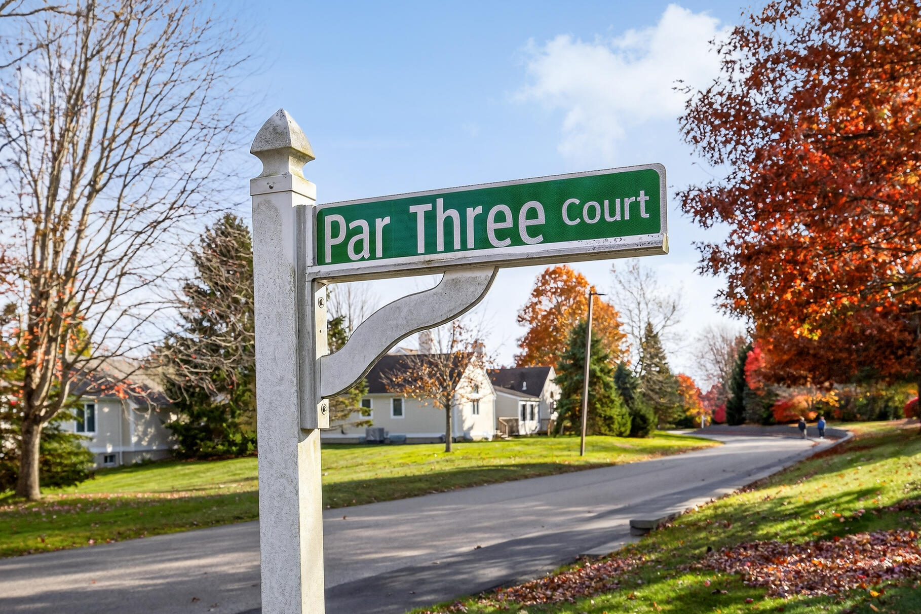 1 Par 3 Court Mashpee MA 02649