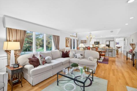 1 Par 3 Court Mashpee MA 02649