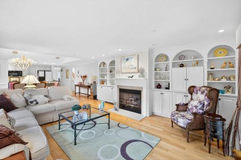 1 Par 3 Court Mashpee MA 02649