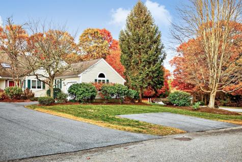 1 Par 3 Court Mashpee MA 02649