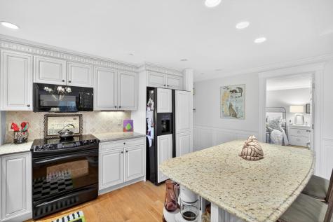 1 Par 3 Court Mashpee MA 02649