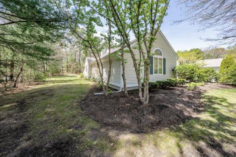 12 Kettle Lane Mashpee MA 02649