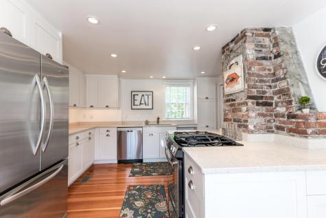 54 Commercial Street MA 02657