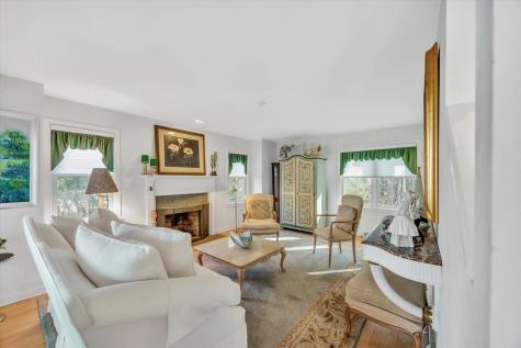 4 Bob White Crescent Mashpee MA 02649