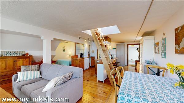 37 Circuit Avenue Oak Bluffs MA 02557