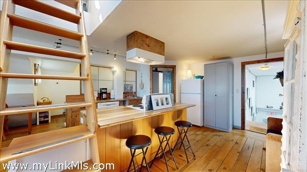 37 Circuit Avenue Oak Bluffs MA 02557