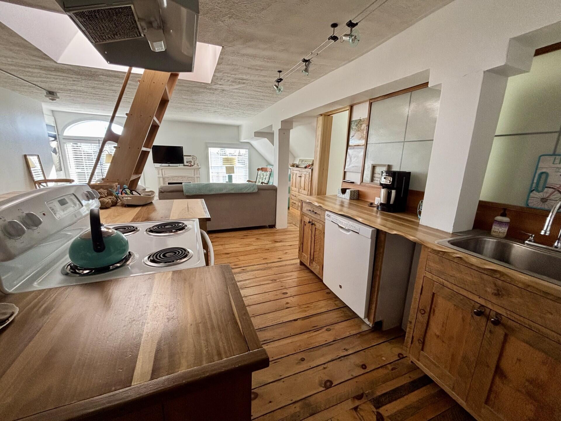 37 Circuit Avenue Oak Bluffs MA 02557