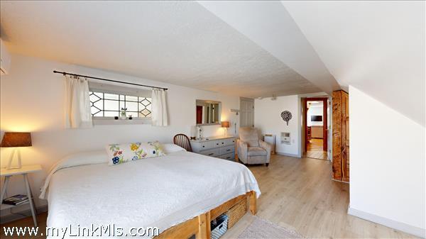 37 Circuit Avenue Oak Bluffs MA 02557