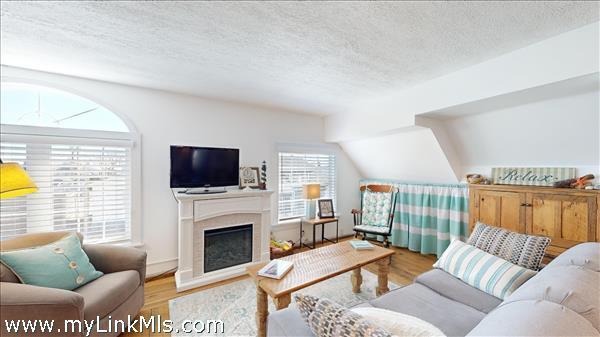 37 Circuit Avenue Oak Bluffs MA 02557