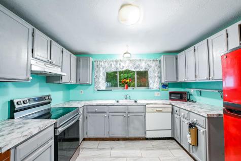 29 Surrey Lane Bourne MA 02532