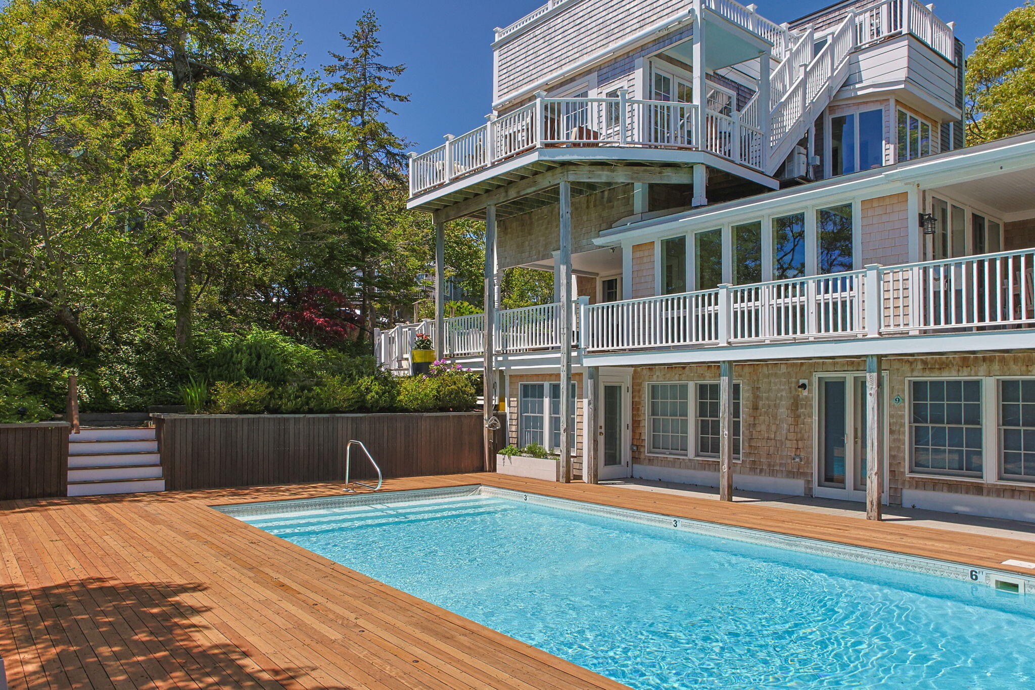 208 Bradford Street Provincetown MA 02657