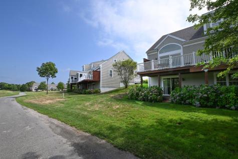 16 Amberwood Court Bourne MA 02532