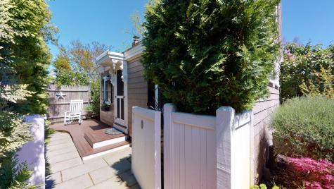 5 Browne Street MA 02657