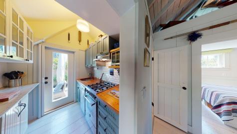 5 Browne Street MA 02657