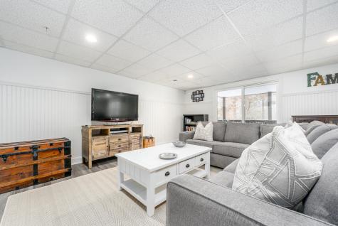 17 Twin Oaks Drive Mashpee MA 02649