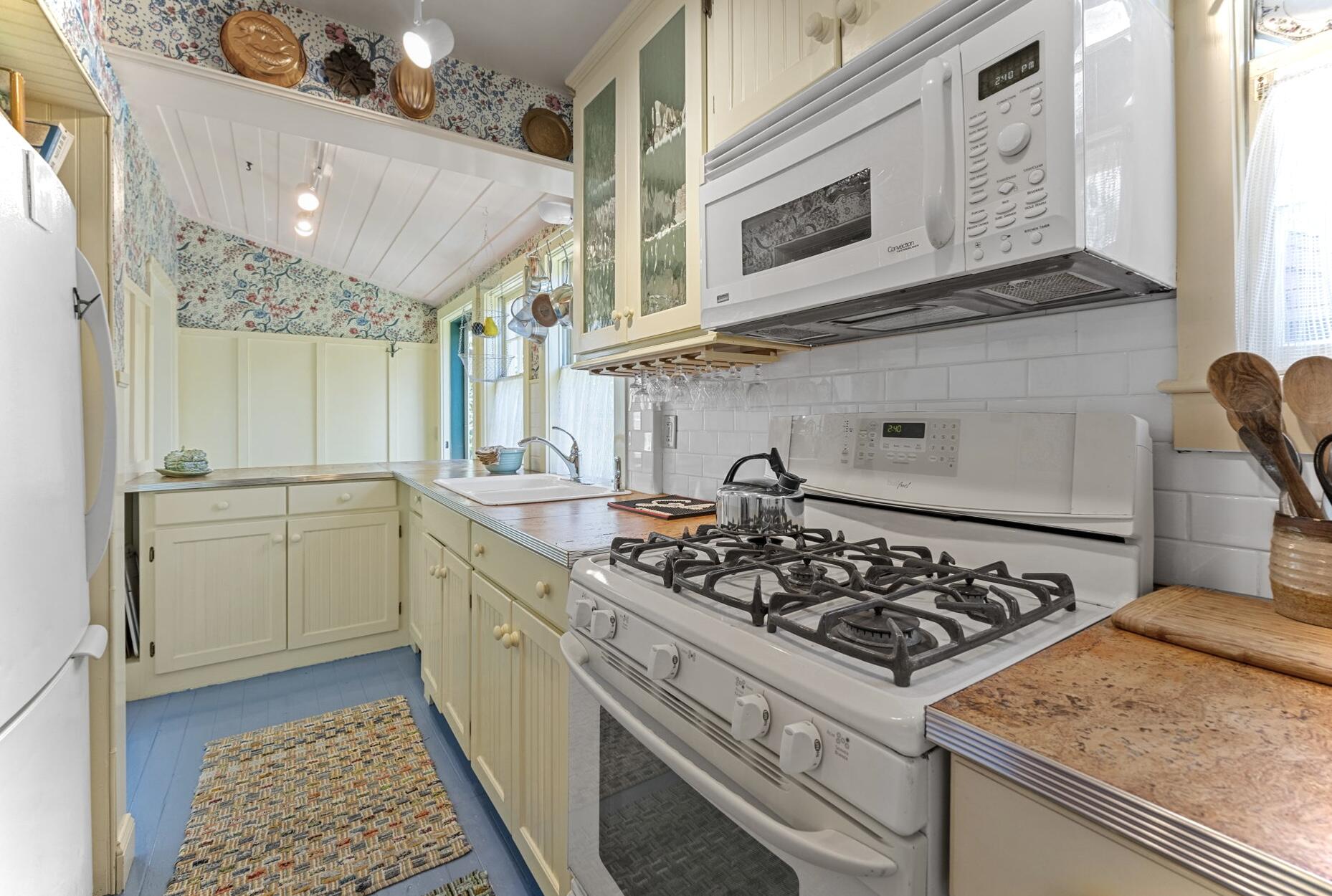 3 Fishburn Court Provincetown MA 02657