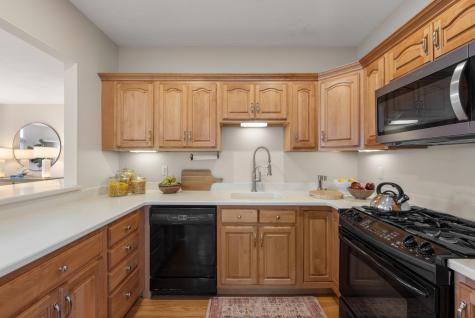 17 Bay Pointe Drive MA 02571