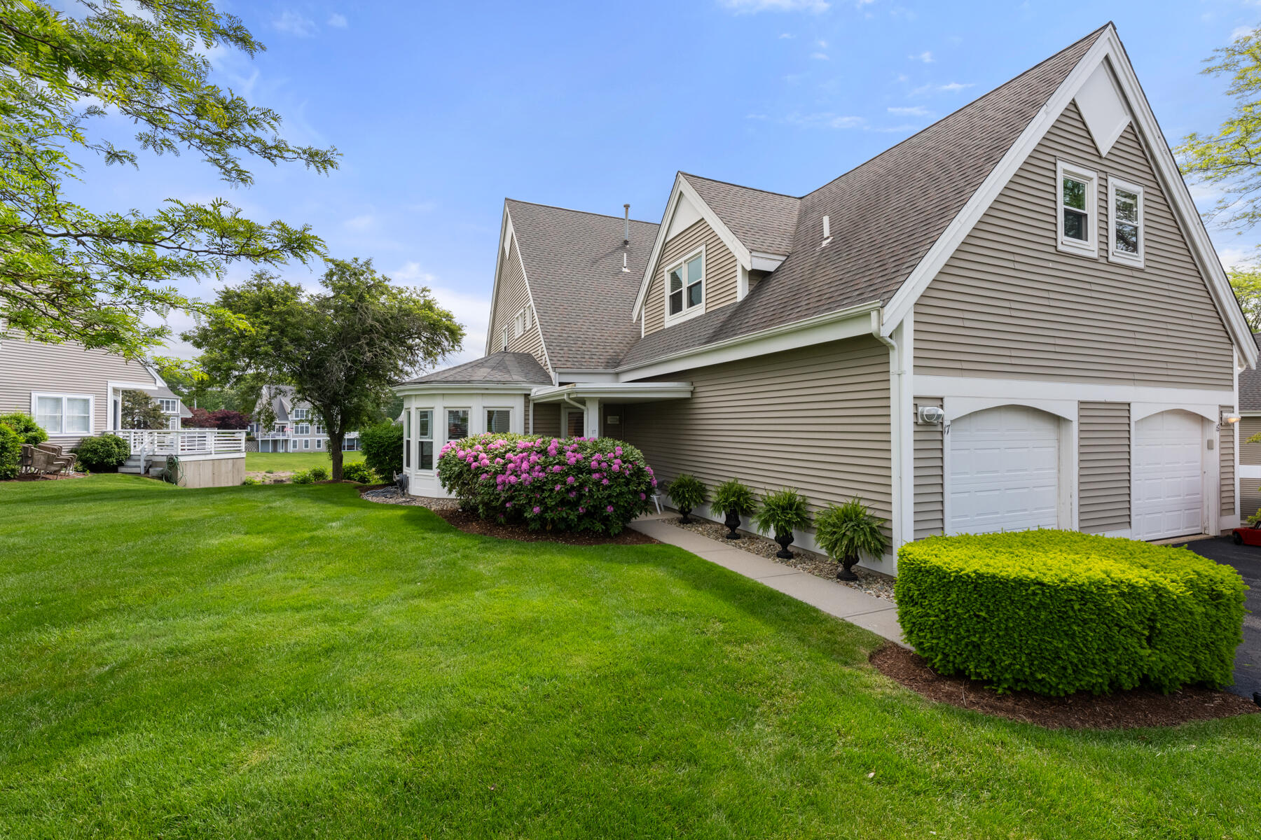 17 Bay Pointe Drive MA 02571