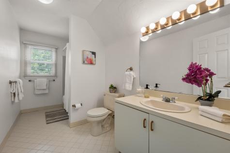 17 Bay Pointe Drive MA 02571