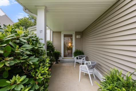 17 Bay Pointe Drive MA 02571