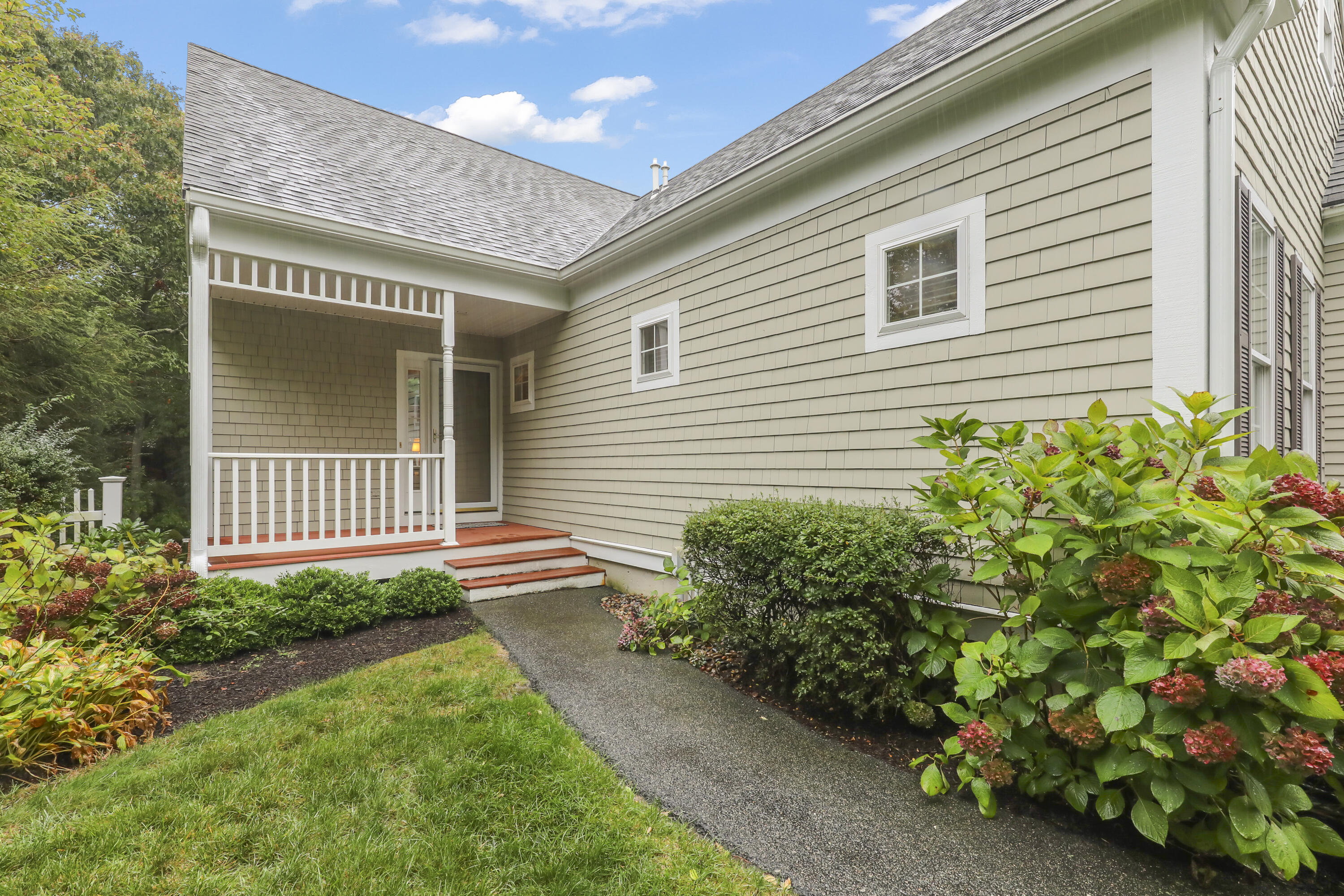 1 Hollyhock Knoll Court Bourne MA 02532