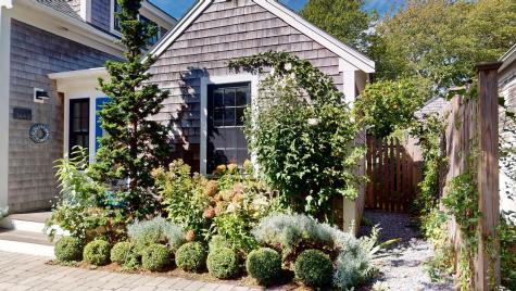 34 Pearl Street Provincetown MA 02657
